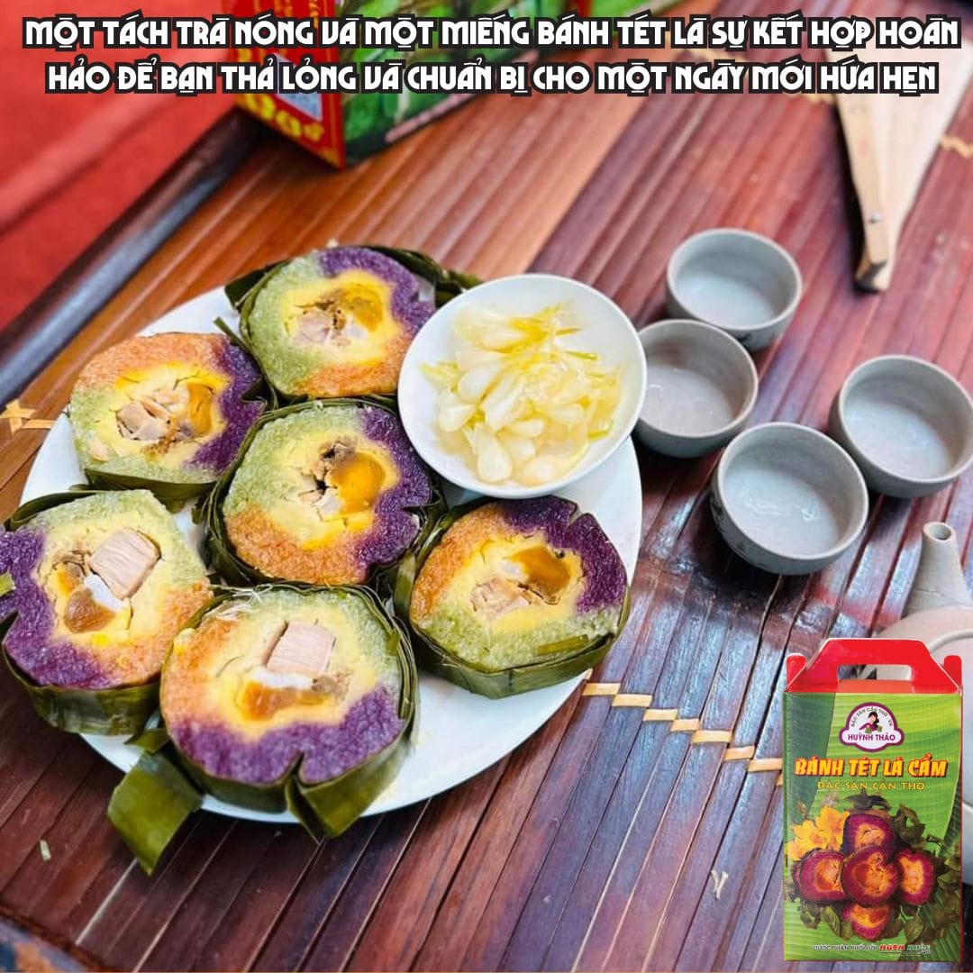 Bánh Tét Lá Cẩm Chuối