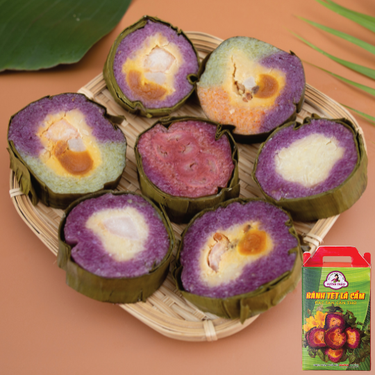 Bánh tét lá cẩm - Đặc sản Cần Thơ Huỳnh Thảo với các màu tím, vàng, hồng đẹp mắt